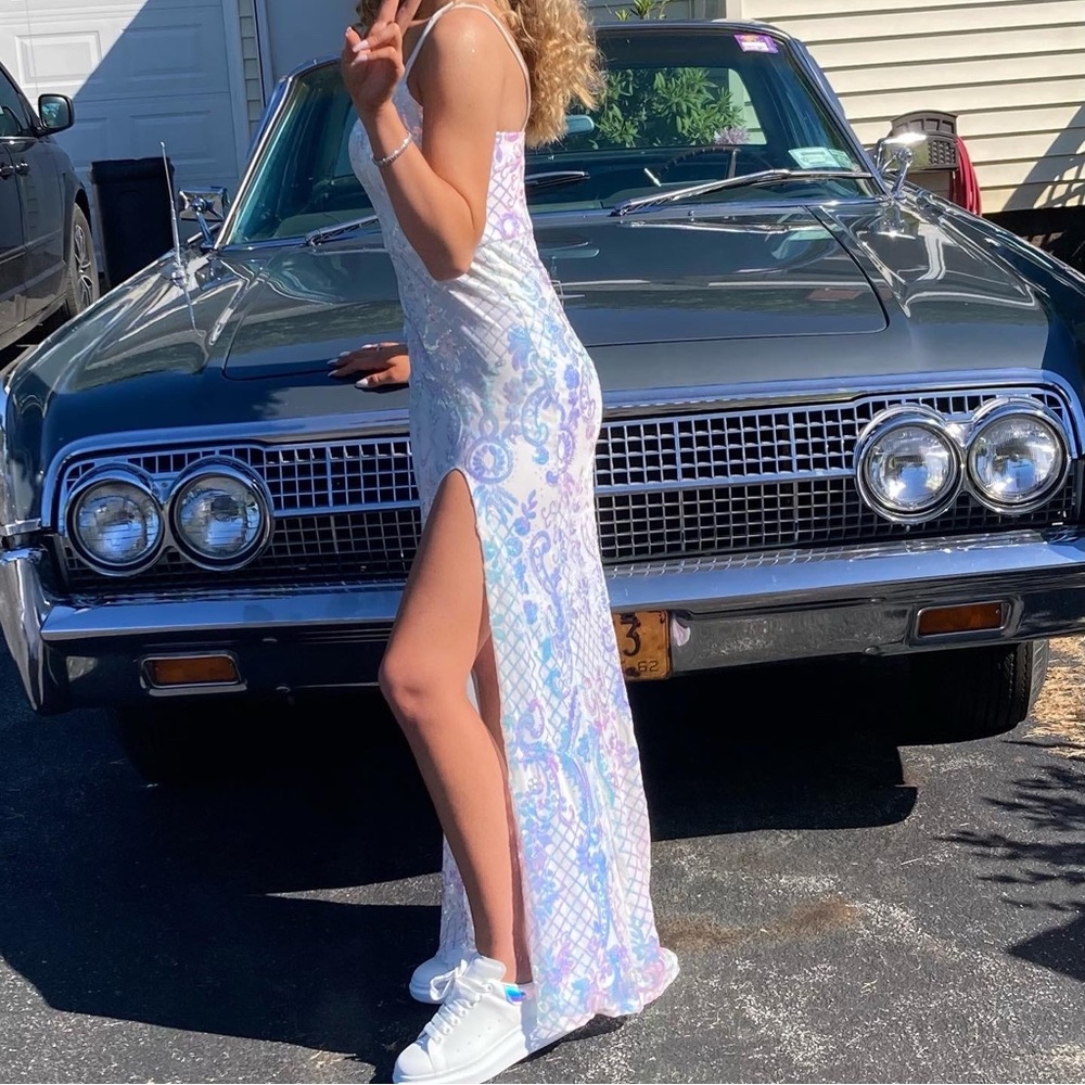 Prom dress for sale only wore once size 7 not sure on the brand
